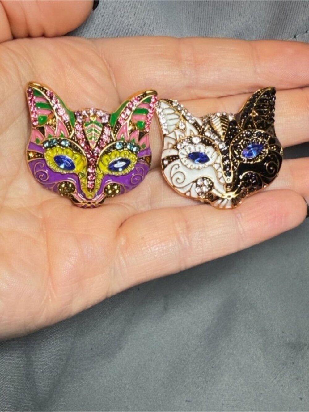 Cat Face Brooch Set Colorful Enamel Mask Style Pair Modern 1.5"